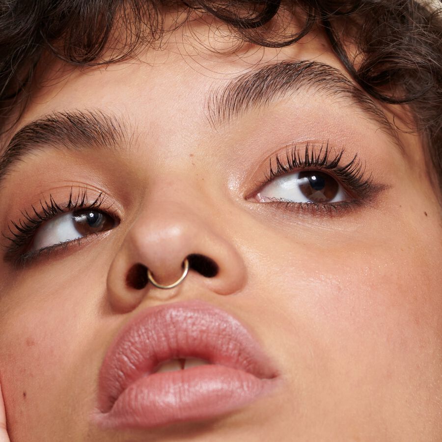 Hur man behärskar Nude Blush Makeup