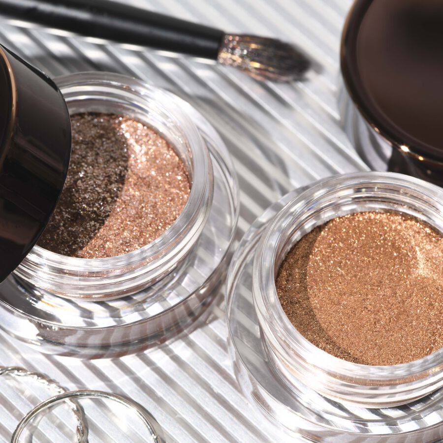 IN FOCUS | The Grown-Up Way To Wear Glitter Makeup