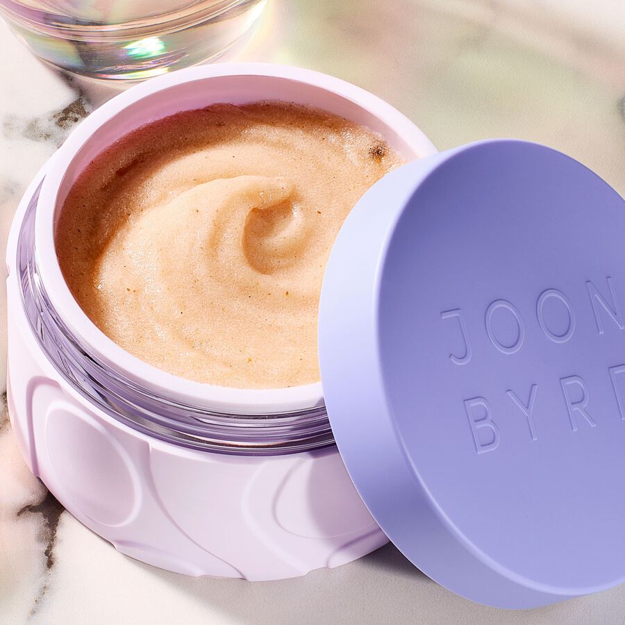 SPACE SESSIONS | Why The UK's Top Derm Wants Us To Up Our Bodycare Game