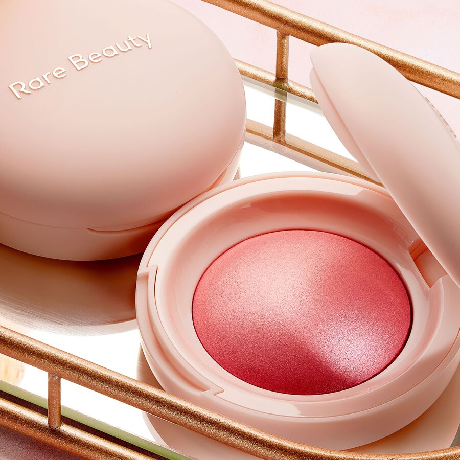Revue de presse : Notre avis sur le NOUVEAU Fard à Joues Poudre Lumineuse de Rare Beauty Soft Pinch