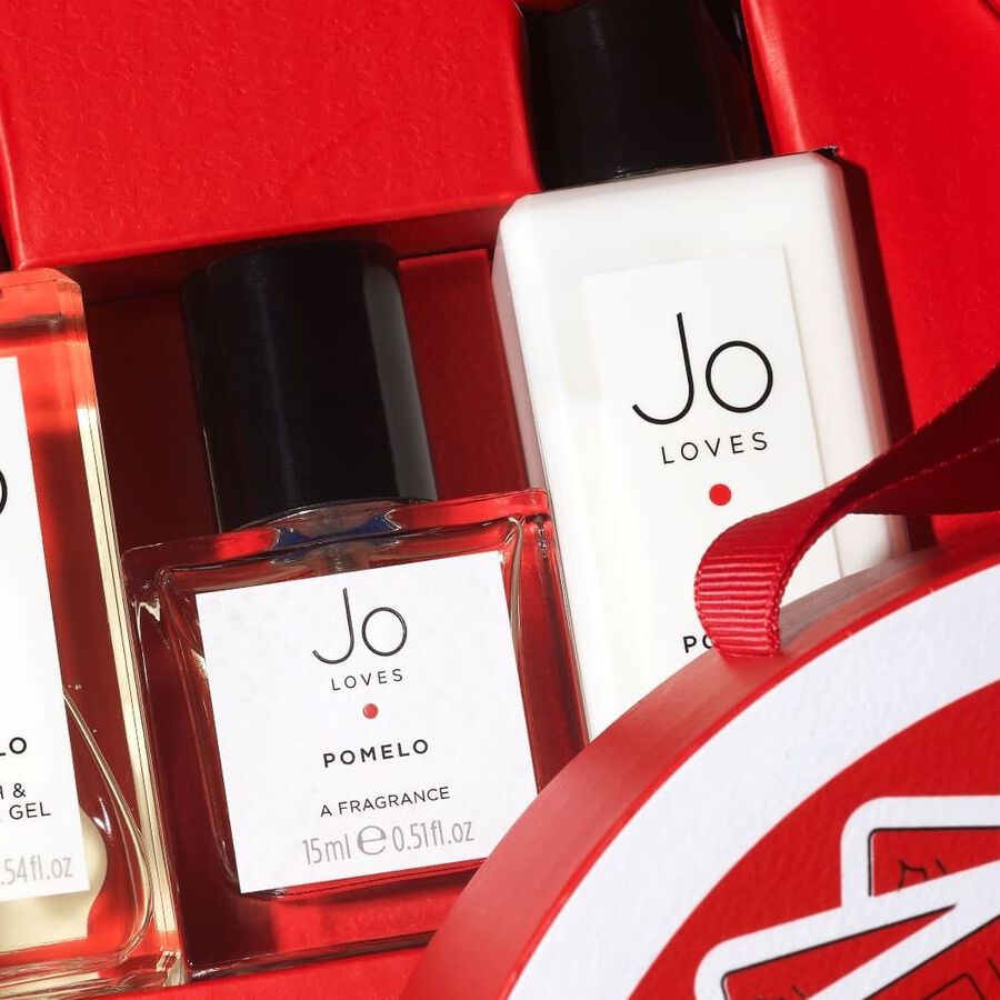 GIFT GUIDE | 10 'Scentsational' Perfume Gifts For The Trickiest People