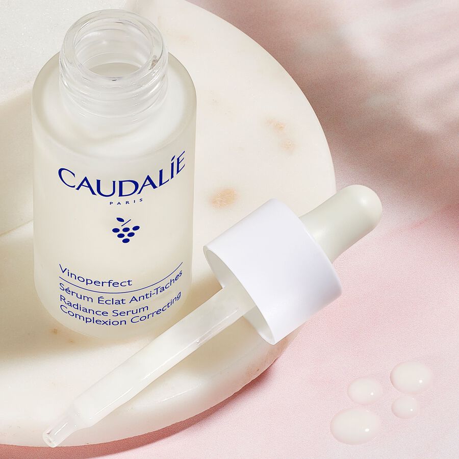 MOST WANTED | Pourquoi le sérum Vinoperfect de Caudalie est un classique des soins de la peau