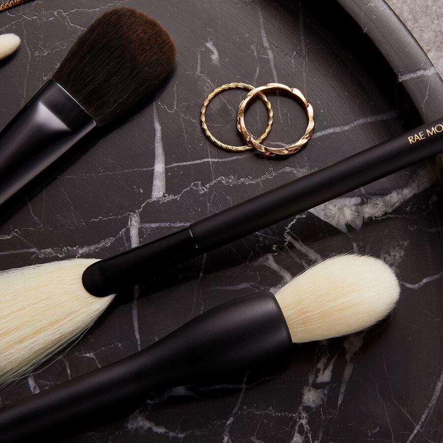 SPACE SESSIONS | Makeup Artist Rae Morris Shares Her Insider Brush Tricks