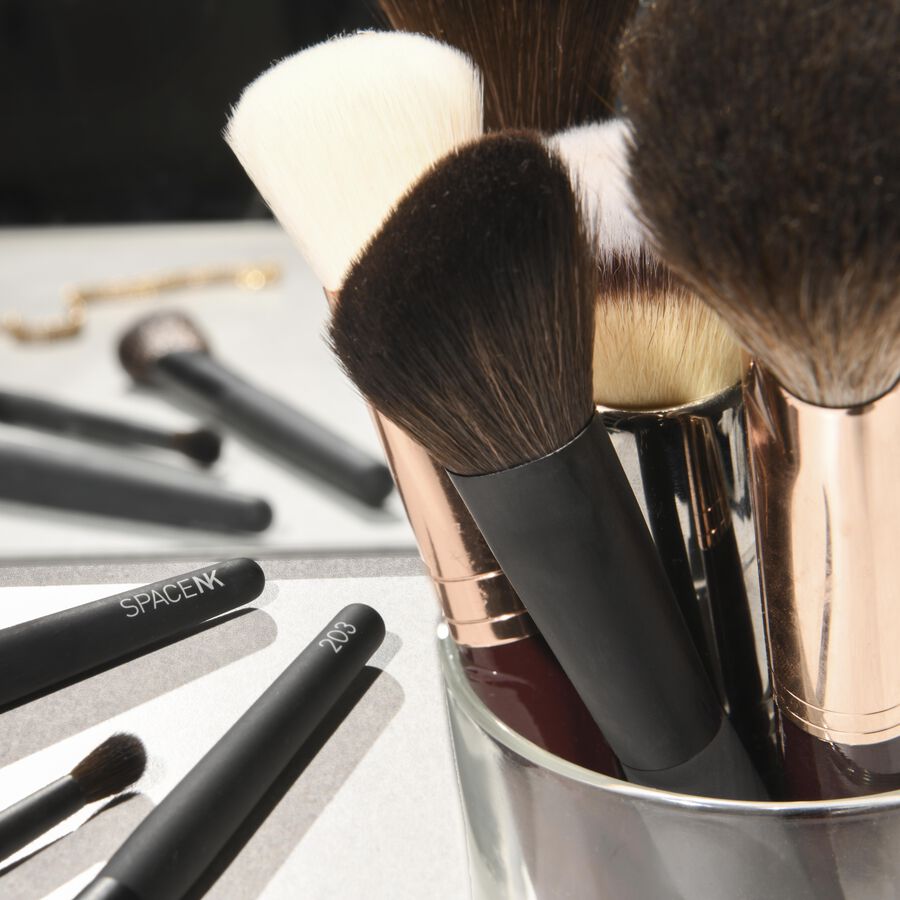 The Essential Makeup Brushes You Need