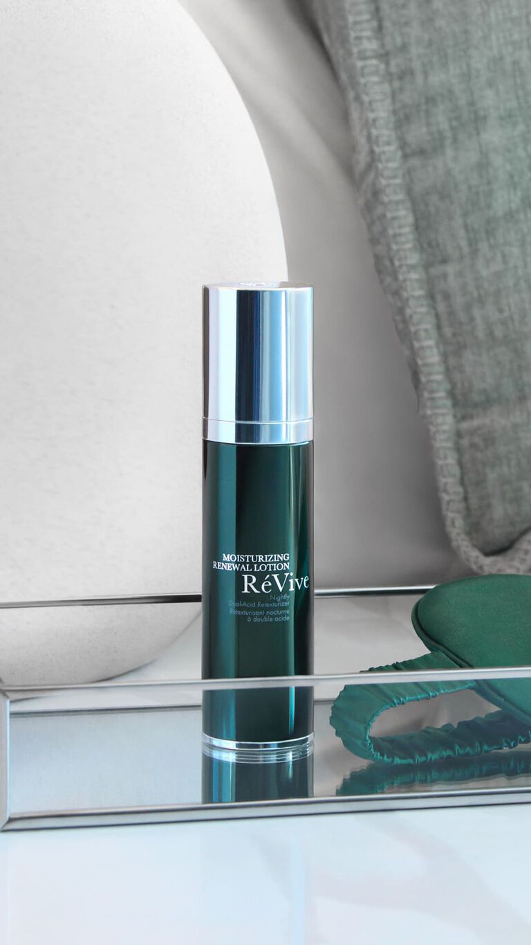RéVive Signature Facial Treatment RéVive Signature Facial Treatment