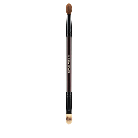 concealer brush chanel