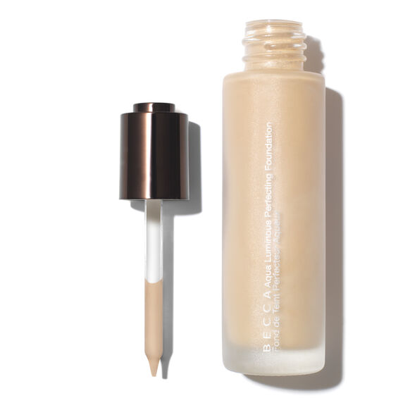 Aqua Luminous Perfecting Foundation, FAIR, large, image2
