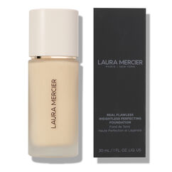 Real Flawless Weightless Perfecting Foundation, 0N1 SILK, large, image4