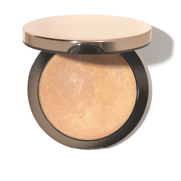 Delilah Pure Light Compact Illuminating Powder  Space NK
