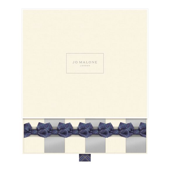 6 Luxury Scented Christmas Cracker Collection, , large, image1