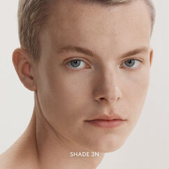 Softlight Skin-smoothing Liquid Foundation, 3N FAIR NEUTRAL, large, image5