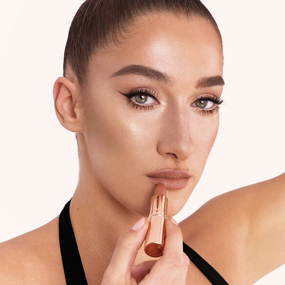 Matte Revolution Lipstick - Limited Edition, CATWALKING, large, image5