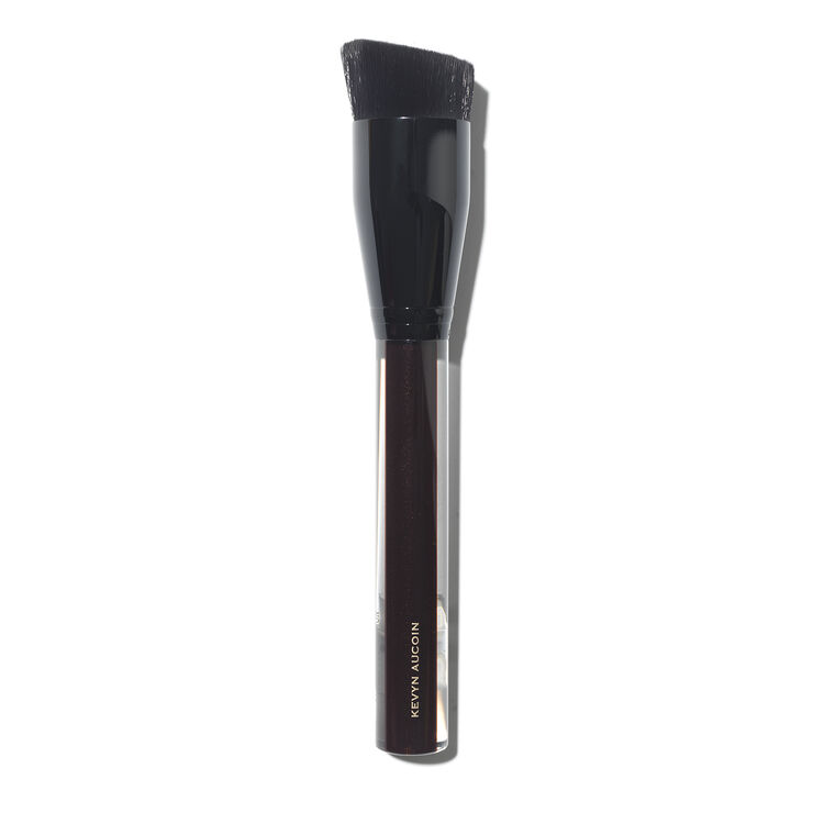 Kevyn Aucoin The Angled Foundation Brush