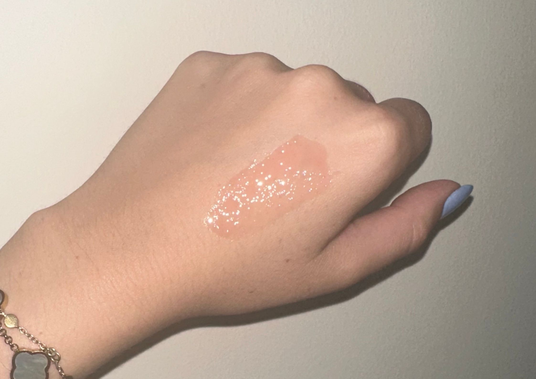 Robyn's Gisou Honey Infused Lip Oil Review Swatch Robyn's Gisou Honey Infused Lip Oil Review Swatch