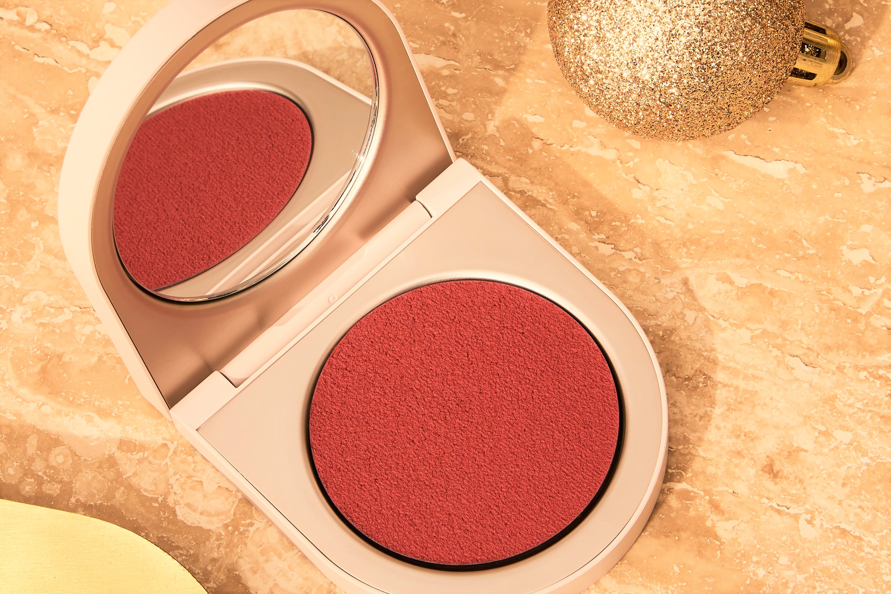 How To Gift Sustainably This Christmas How To Gift Sustainably This Christmas