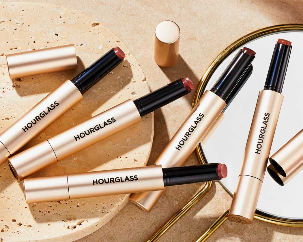 Meet Hourglass' Phantom Blur Balm
