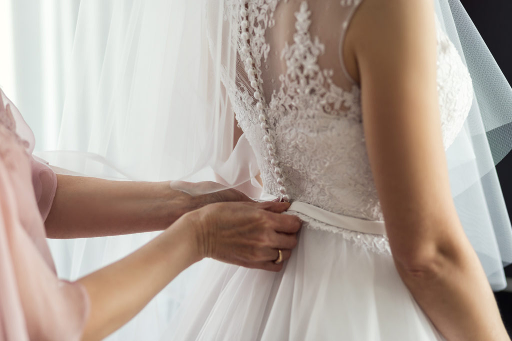 Perfecting Bridal Makeup Perfecting Bridal Makeup