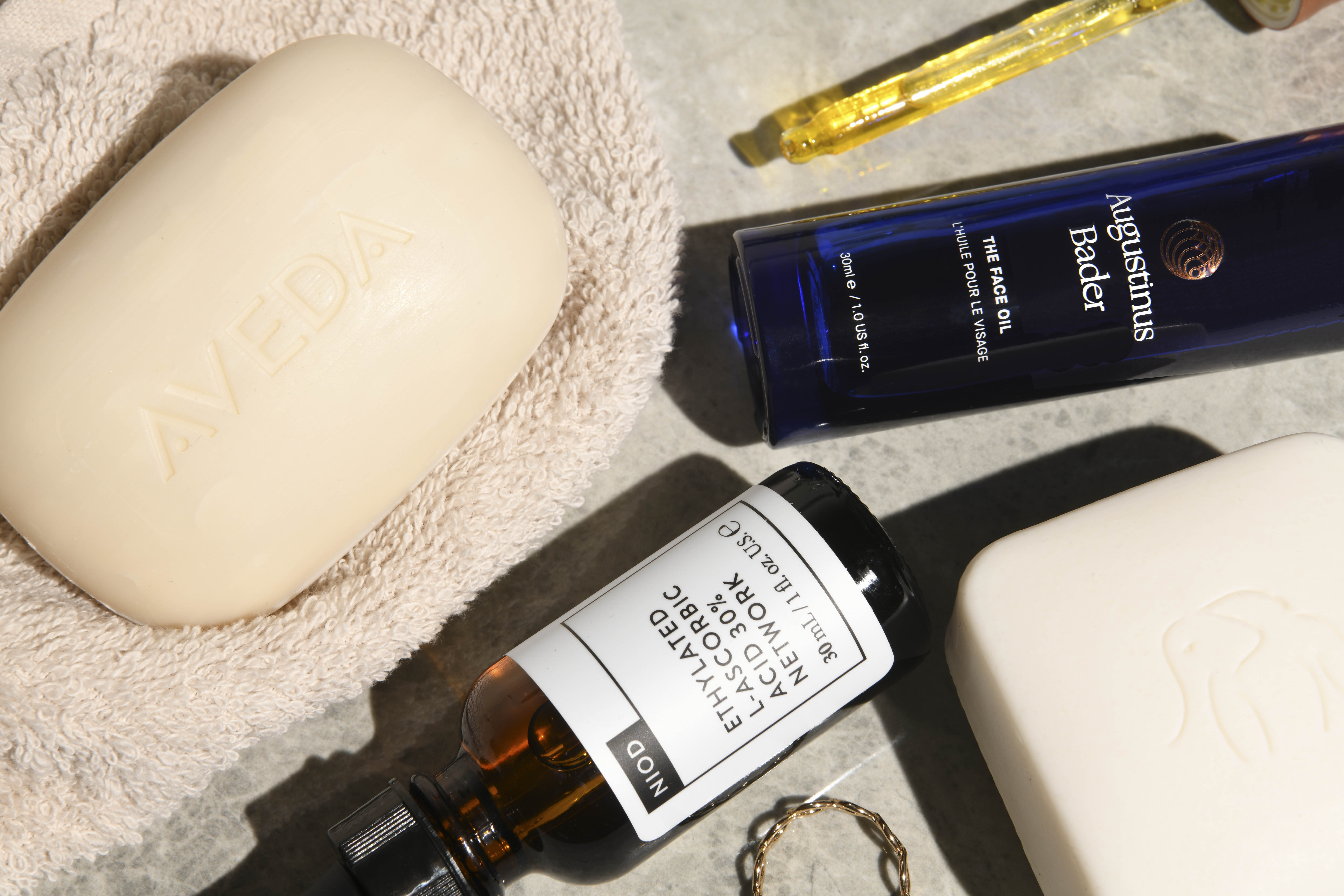 6 Waterless Beauty Buys Cleaning Up Our Routines
