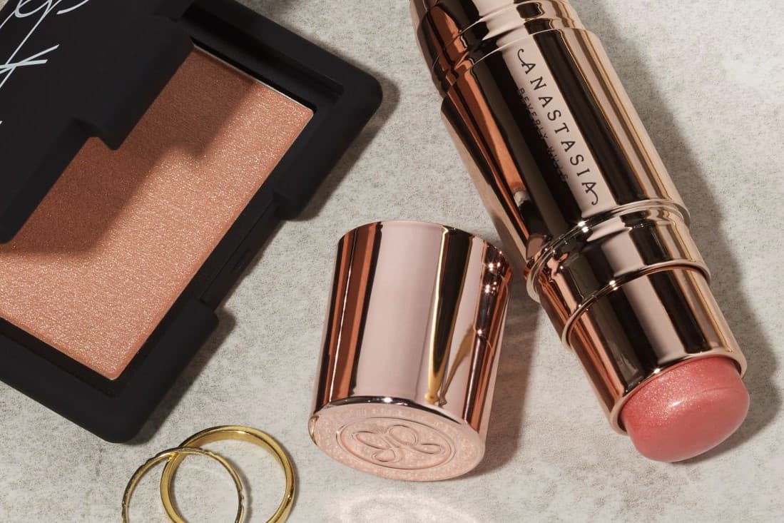 Cream vs Powder Blusher: Which Is Best For You? Cream vs Powder Blusher: Which Is Best For You?