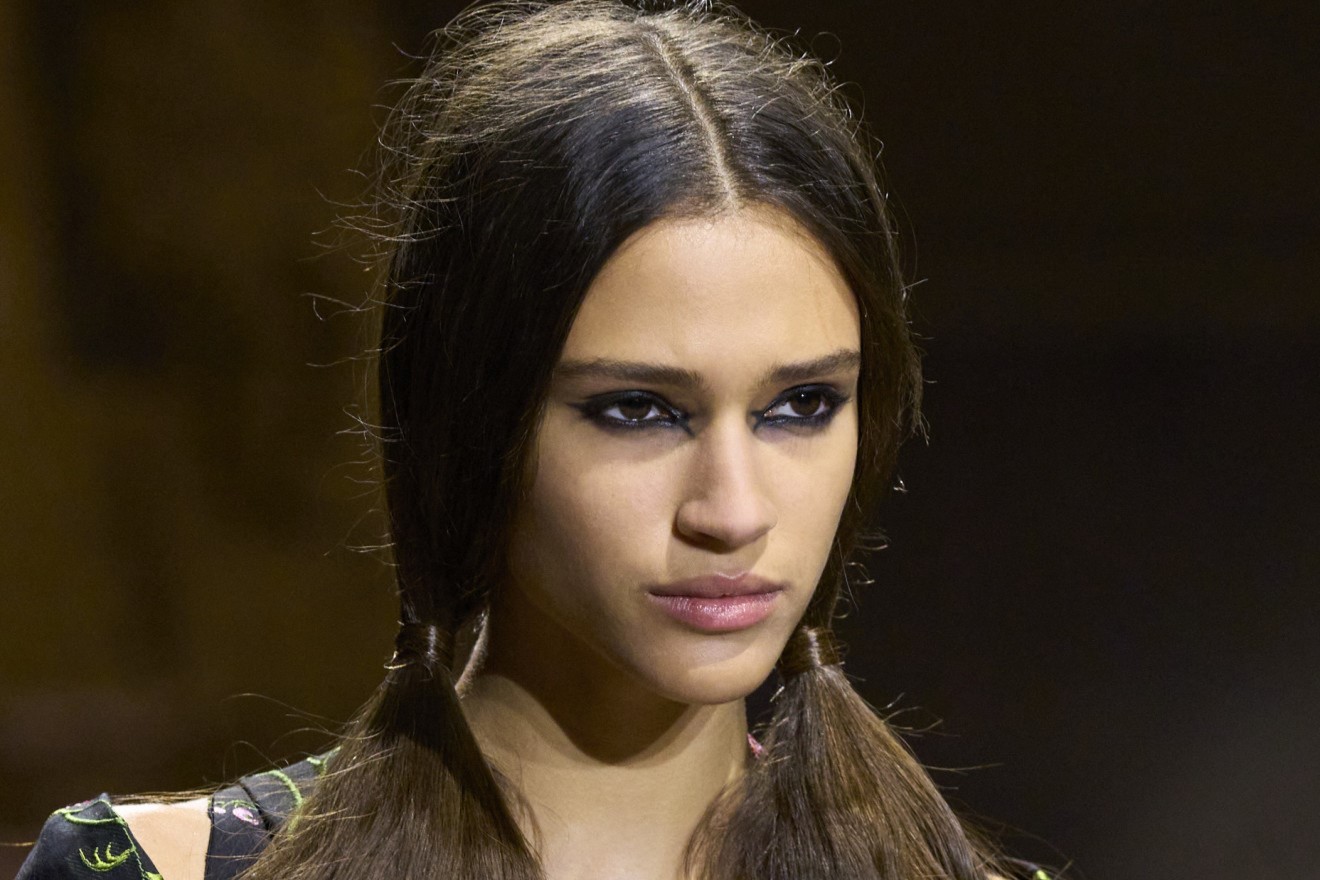 5 Goth Makeup Must-Haves To Tap Into The Trend 5 Goth Makeup Must-Haves To Tap Into The Trend