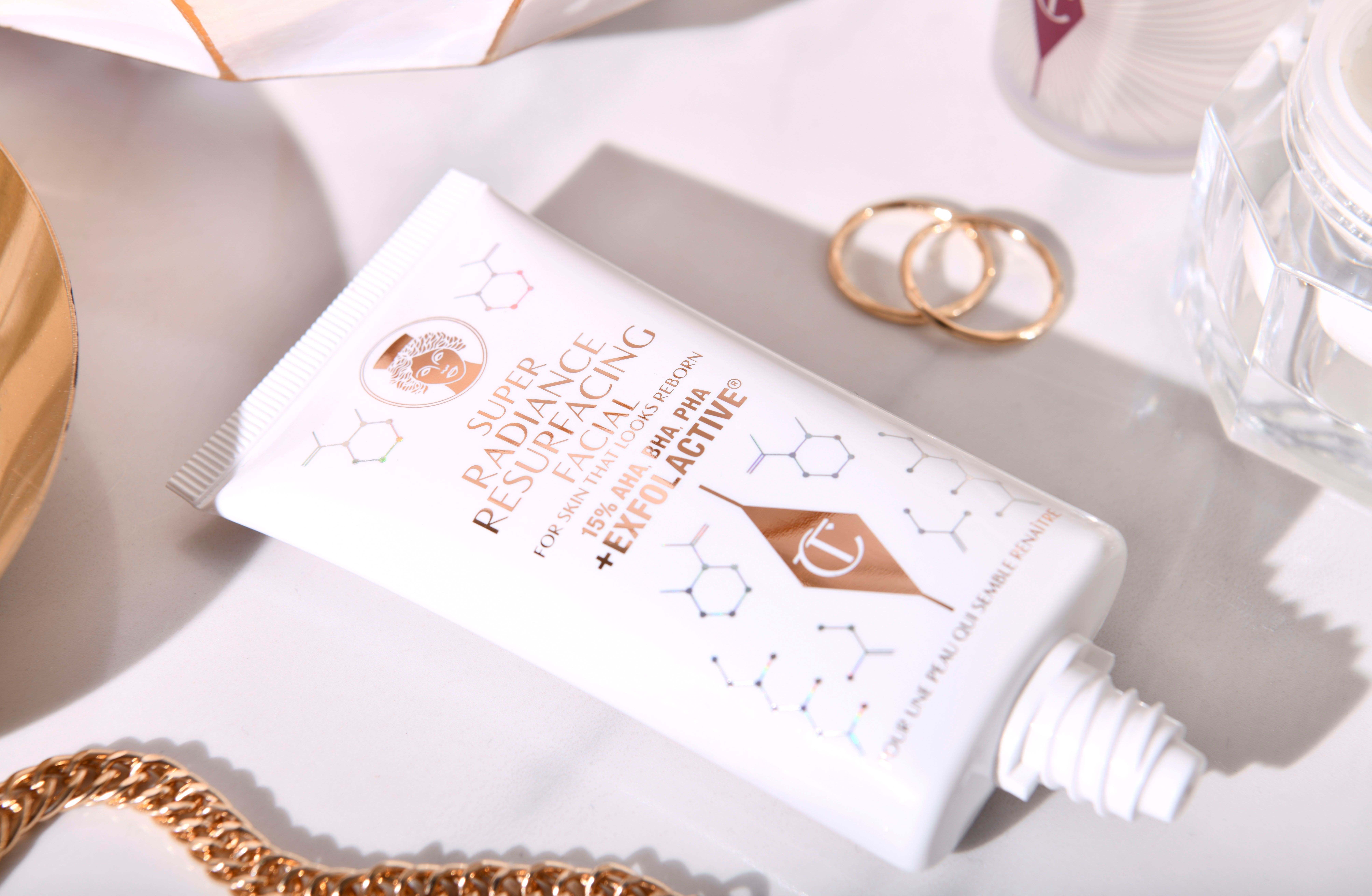 Notre acheteuse de maquillage sur le soin du visage resurfaçant de Charlotte Tilbury Notre acheteuse de maquillage sur le soin du visage resurfaçant de Charlotte Tilbury