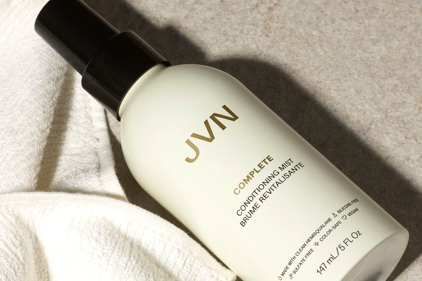 Testé et approuvé : JVN Hair Leave-In Conditioning Mist (brume revitalisante sans rinçage)