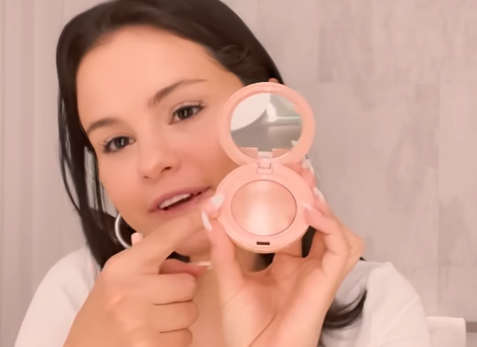 Selena Gomez Highlighter | Space NK Selena Gomez Highlighter | Space NK