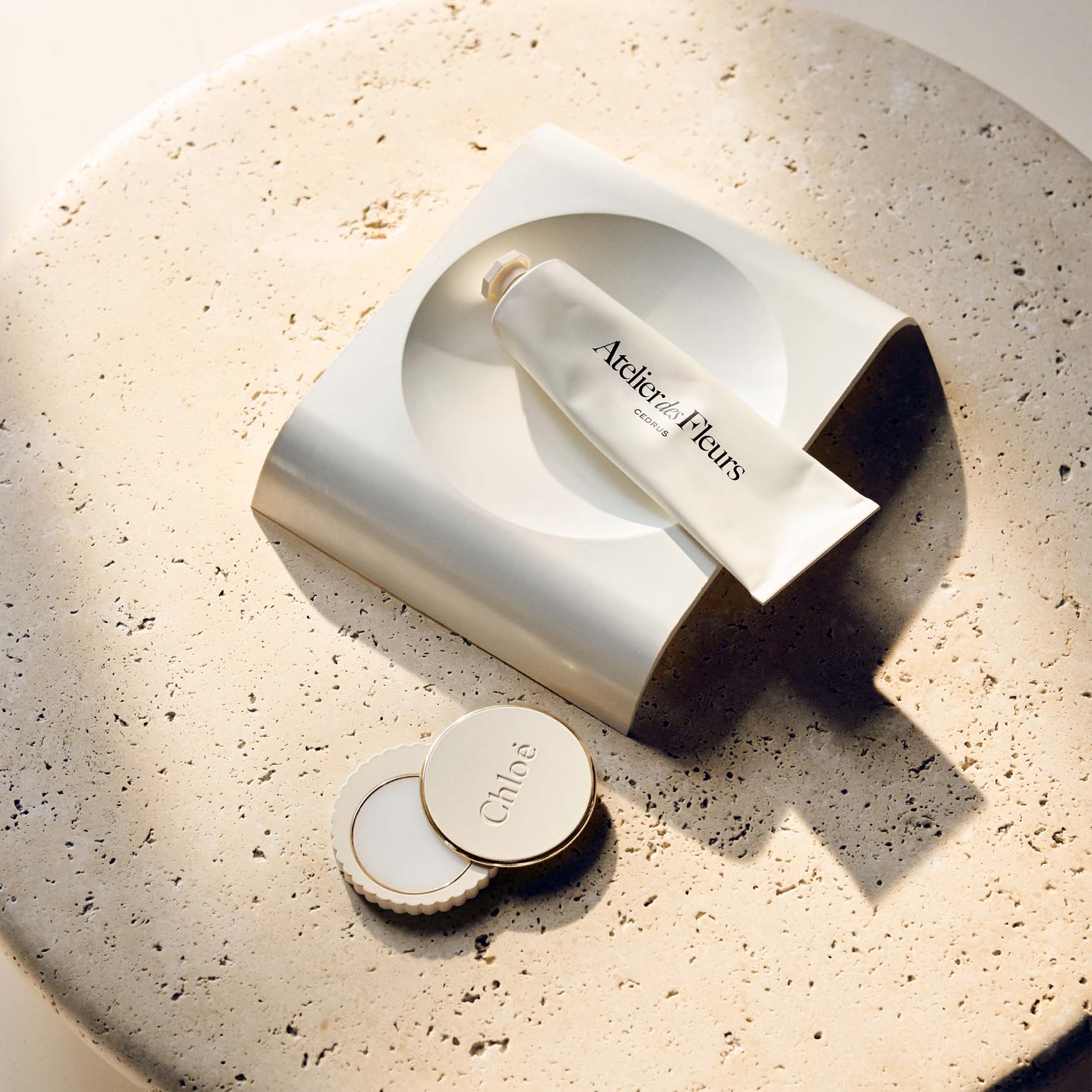 Chloé Atelier des Fleurs ハンドクリーム 50ml Chloe 【並行輸入品】クロエ アトリエ ドゥ フルール シダー