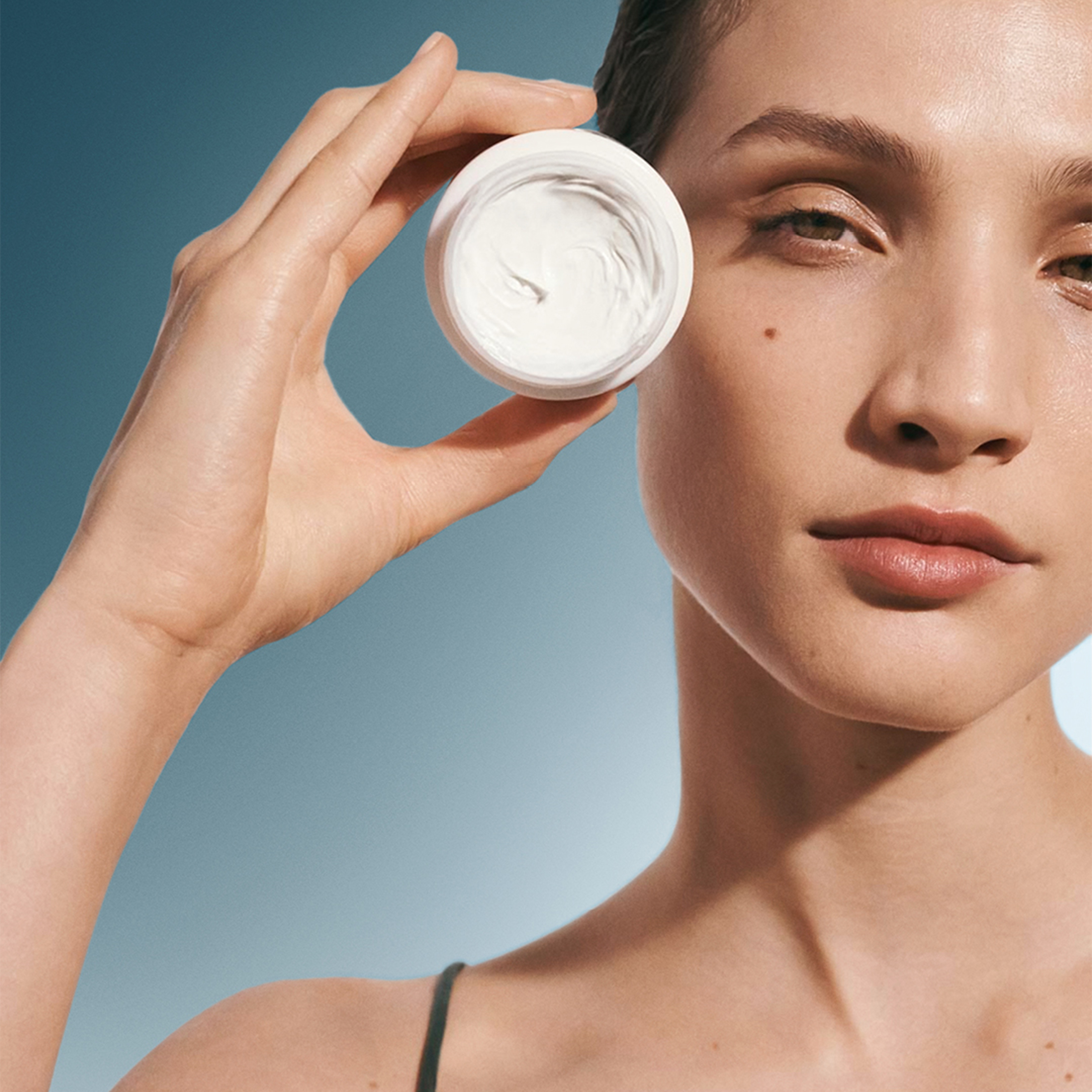 CRÈME DE LA MER Crème de la Mer | Hydrating Moisturizer | La Mer